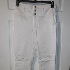 White refuge jeans, size 10!